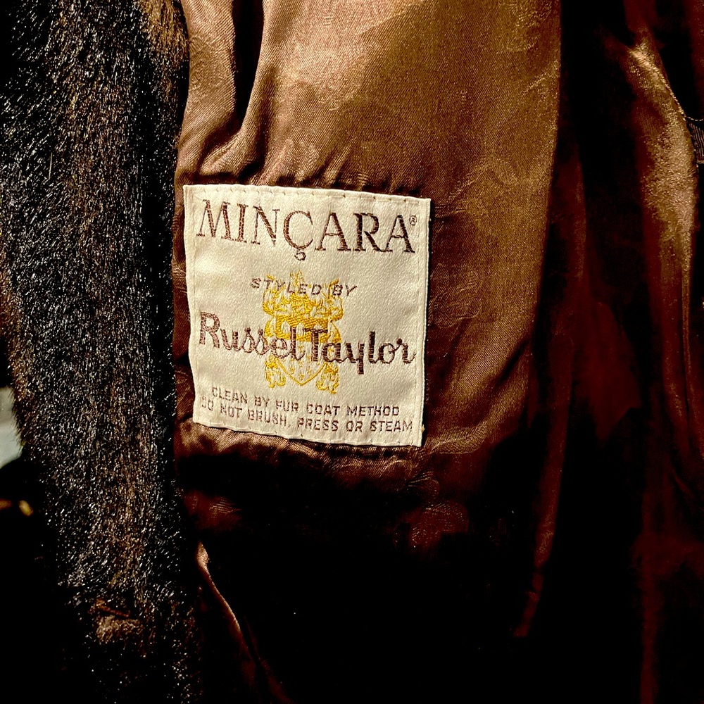 Luxurious Brown Faux Fur Coat - Picture 4 of 9